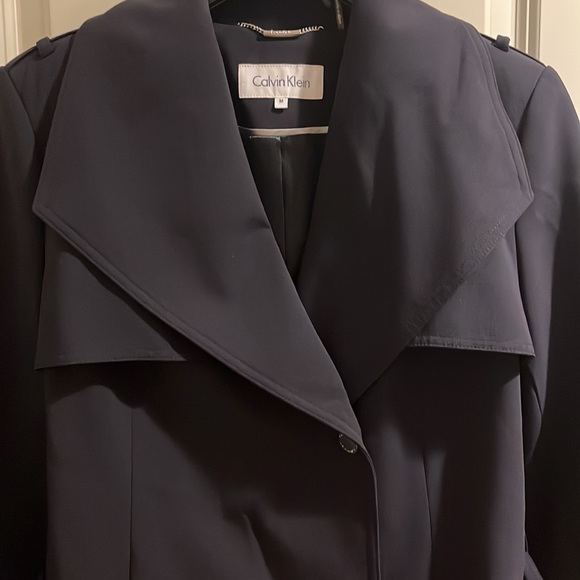 Navy Trench coat. - Picture 4 of 6
